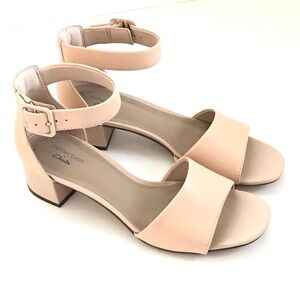 CLARKS Leather Sandals Low Heel Dress Sandal Cream Elisa Dedra Women’s Size 7